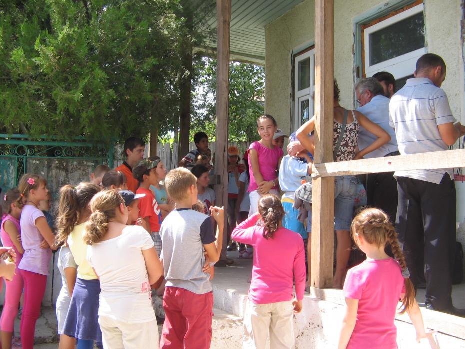 Copii şi tineri din parohie în căutarea comorii Sfântului Gheorghe Copii şi tineri din parohie în căutarea comorii Sfântului Gheorghe