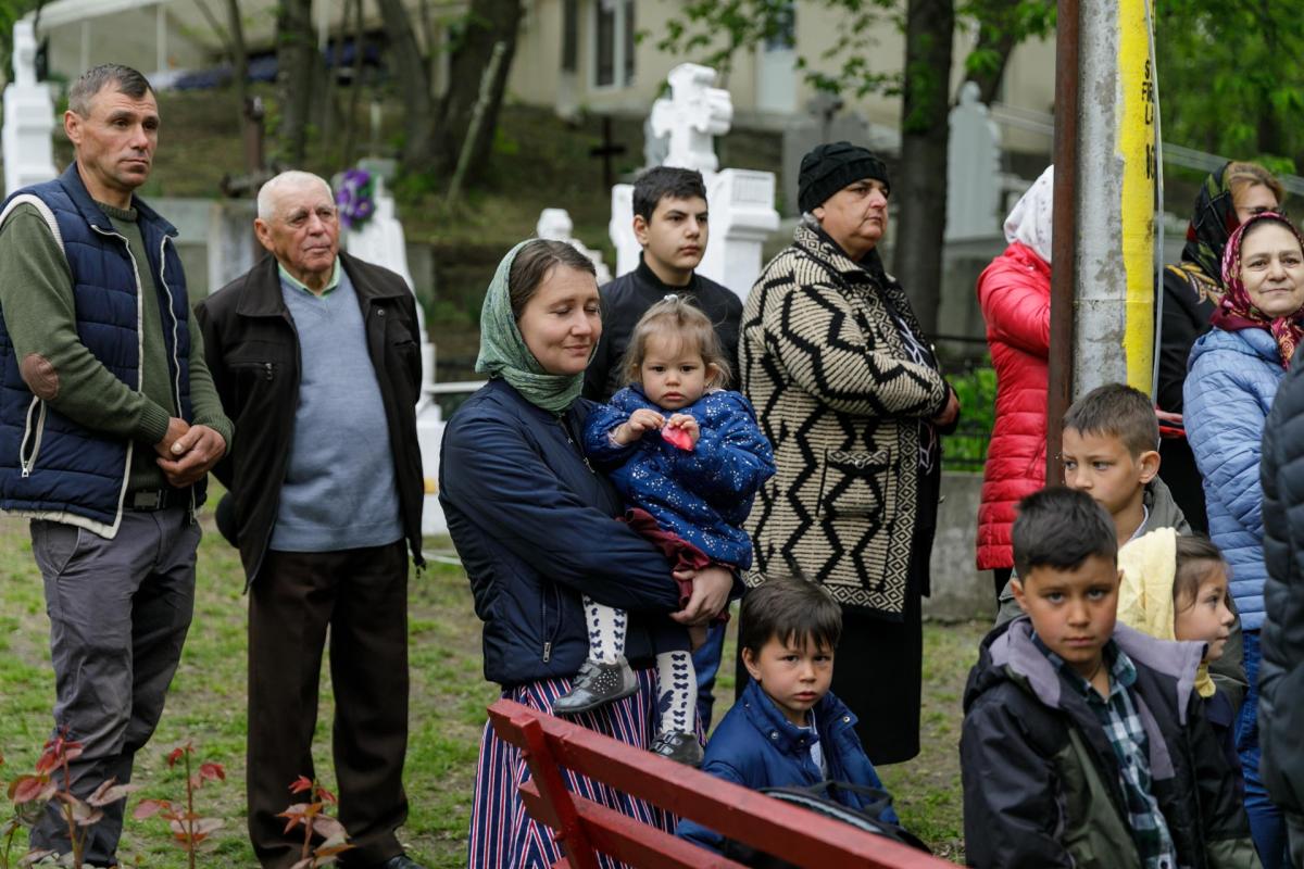 PS Nichifor Botoșăneanul a slujit la parohia „Sfântul Gheorghe” – Șcheia / Foto: pr. Silviu Cluci