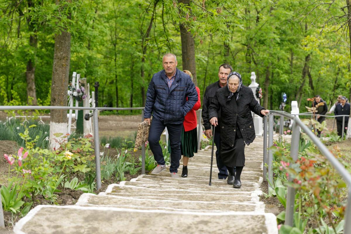 PS Nichifor Botoșăneanul a slujit la parohia „Sfântul Gheorghe” – Șcheia / Foto: pr. Silviu Cluci